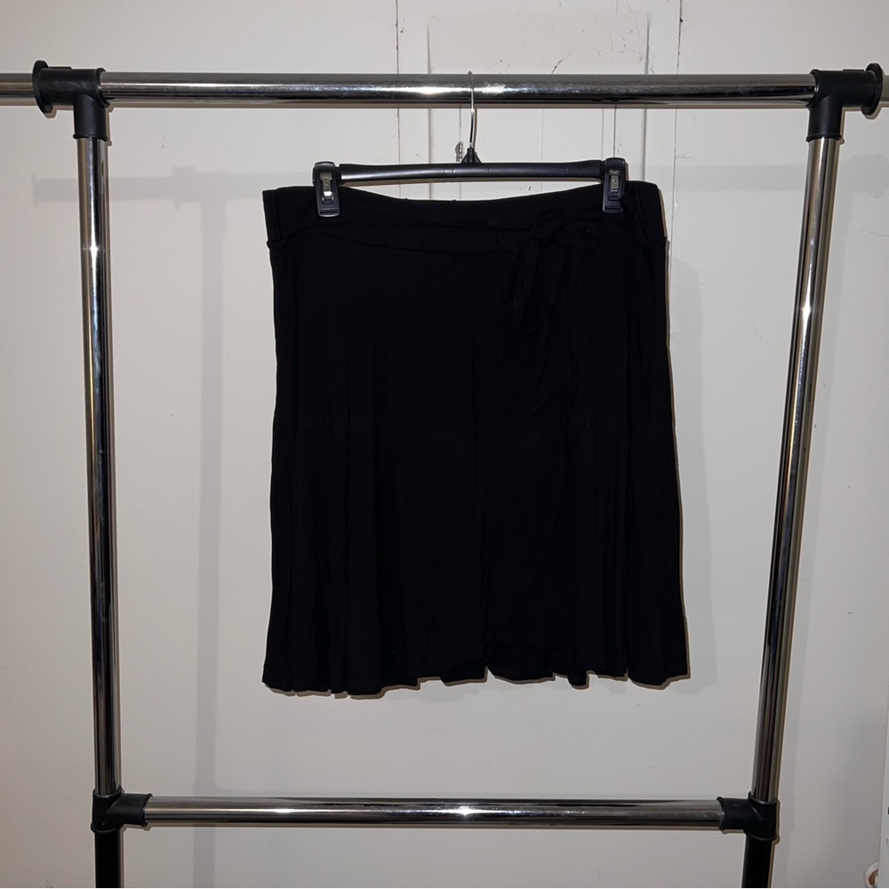 Torrid Size 3 Black Knit Skirt with Shorts and Tie